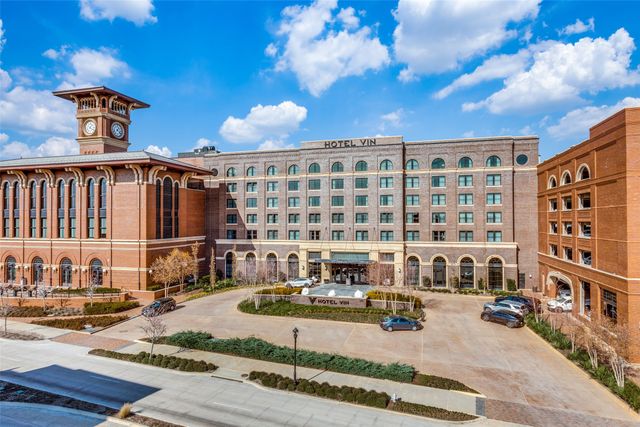 250 E Dallas Road 112, Grapevine, TX 76051