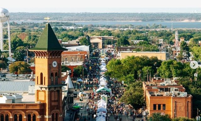 250 E Dallas Road 112, Grapevine, TX 76051