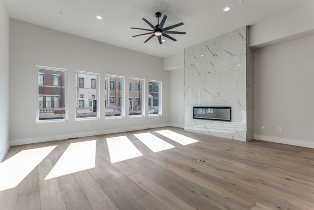 250 E Dallas Road 112, Grapevine, TX 76051