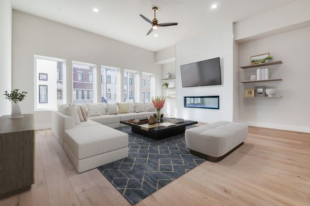 250 E Dallas Road 112, Grapevine, TX 76051