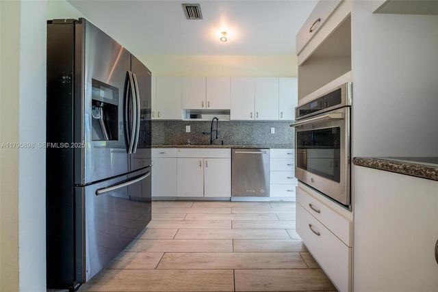 5715 Bayberry Ln, Tamarac, FL 33319