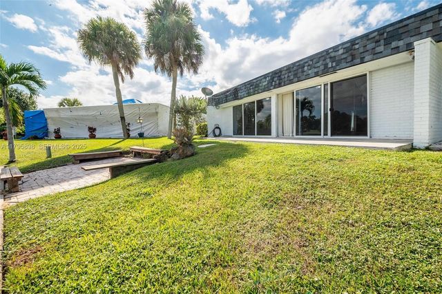 5715 Bayberry Ln, Tamarac, FL 33319