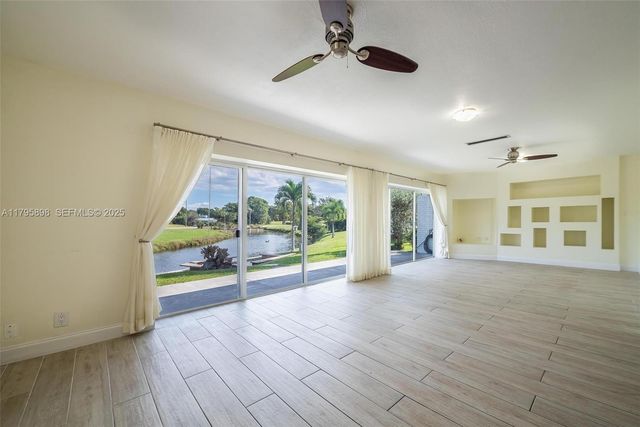 5715 Bayberry Ln, Tamarac, FL 33319