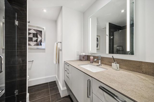 1701 Hermann Drive 30D, Houston, TX 77004