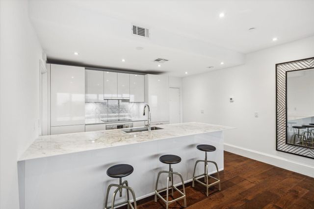 1701 Hermann Drive 30D, Houston, TX 77004