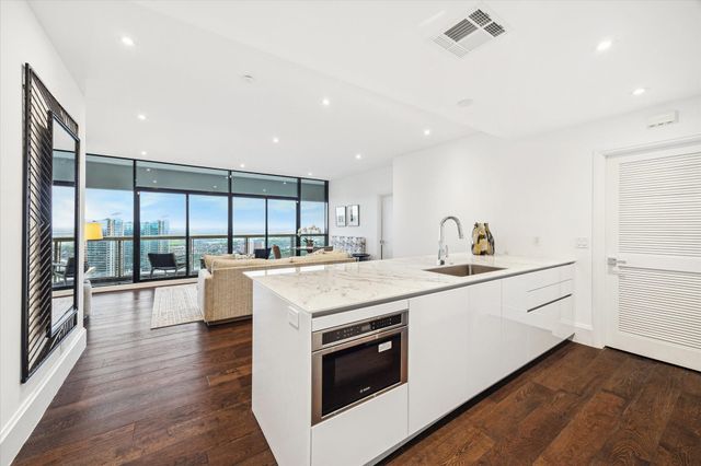 1701 Hermann Drive 30D, Houston, TX 77004