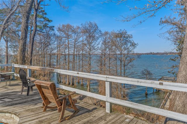 1830 Willow Point Drive, Shreveport, LA 71119