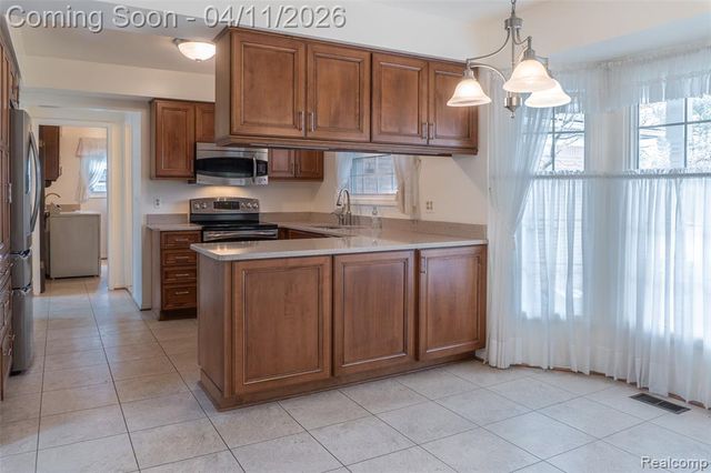 46048 Quail Ridge Drive, Plymouth, MI 48170