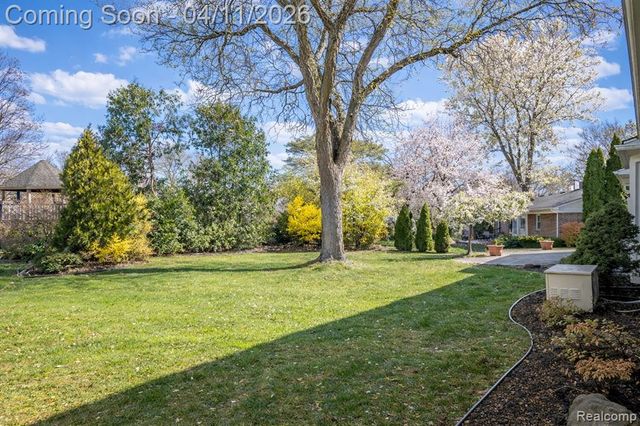 46048 Quail Ridge Drive, Plymouth, MI 48170