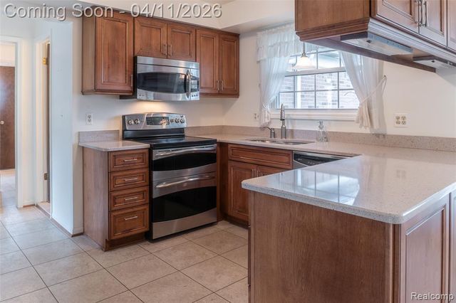 46048 Quail Ridge Drive, Plymouth, MI 48170