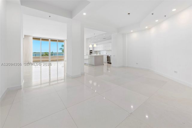 808 Brickell Key Dr 304, Miami, FL 33131