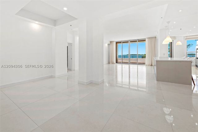 808 Brickell Key Dr 304, Miami, FL 33131