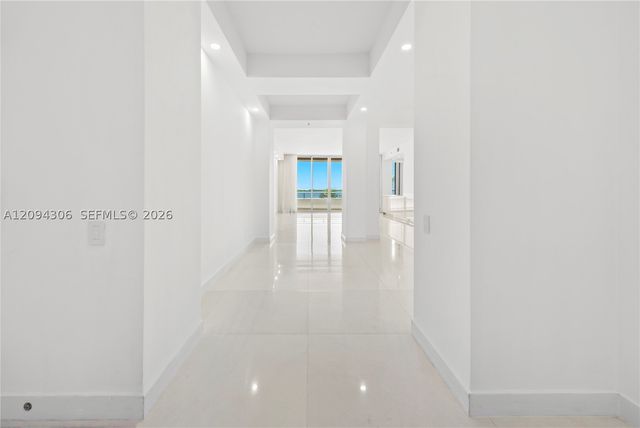 808 Brickell Key Dr 304, Miami, FL 33131