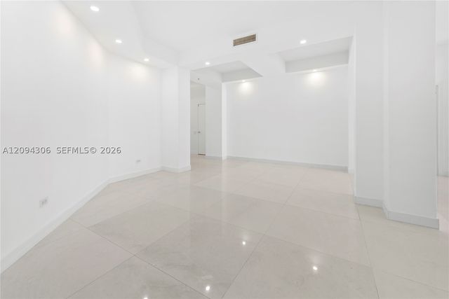 808 Brickell Key Dr 304, Miami, FL 33131