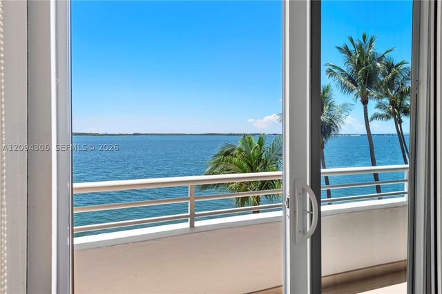 808 Brickell Key Dr 304, Miami, FL 33131