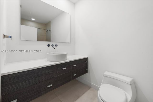 808 Brickell Key Dr 304, Miami, FL 33131