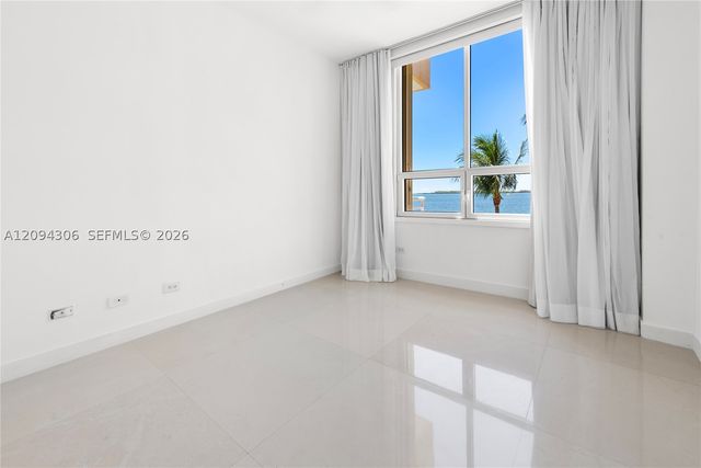 808 Brickell Key Dr 304, Miami, FL 33131