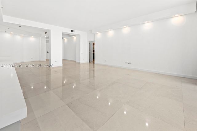 808 Brickell Key Dr 304, Miami, FL 33131