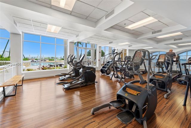808 Brickell Key Dr 304, Miami, FL 33131