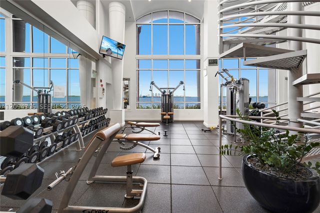 808 Brickell Key Dr 304, Miami, FL 33131