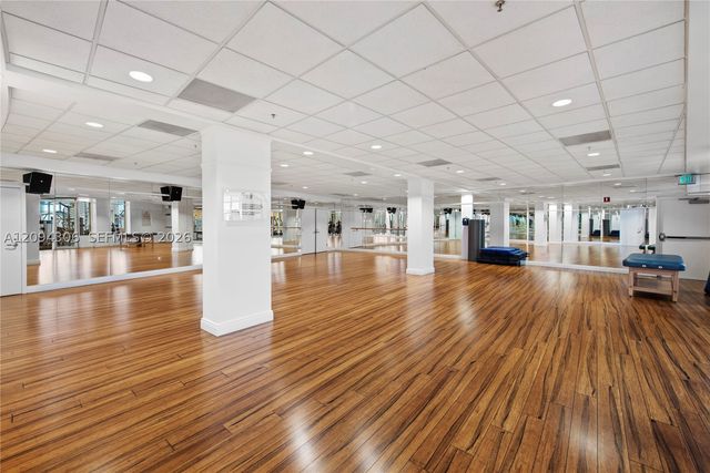 808 Brickell Key Dr 304, Miami, FL 33131