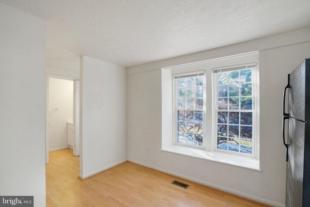 6515 FIELD MASTER DR, Springfield, VA 22152