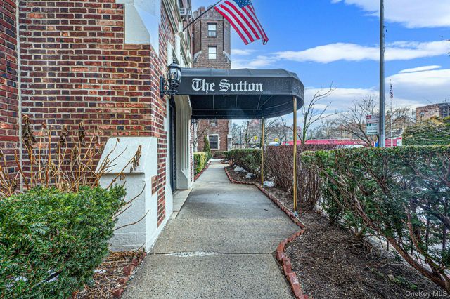 109-14 Ascan Avenue 4B, Forest Hills, NY 11375