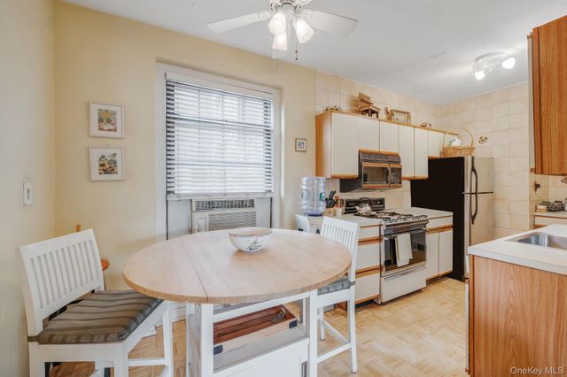 109-14 Ascan Avenue 4B, Forest Hills, NY 11375