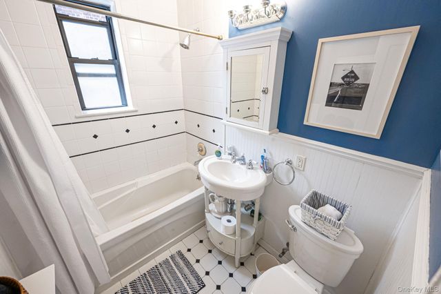 109-14 Ascan Avenue 4B, Forest Hills, NY 11375