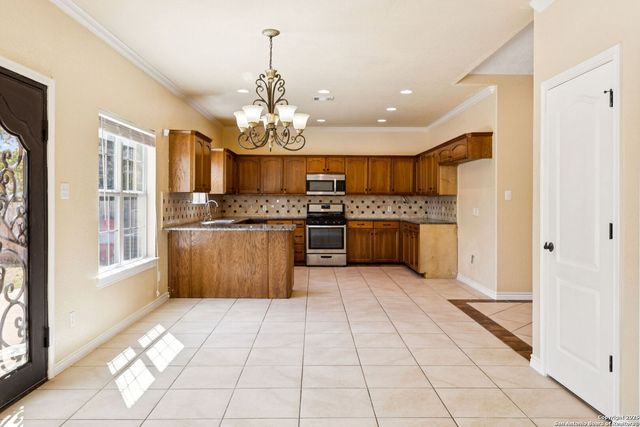 2822 Lou St, San Antonio, TX 78222