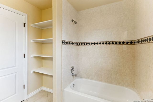 2822 Lou St, San Antonio, TX 78222