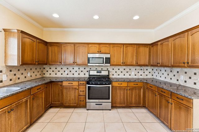 2822 Lou St, San Antonio, TX 78222