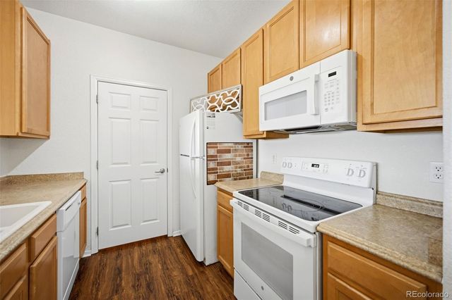 15700 E Jamison Drive 305, Englewood, CO 80112
