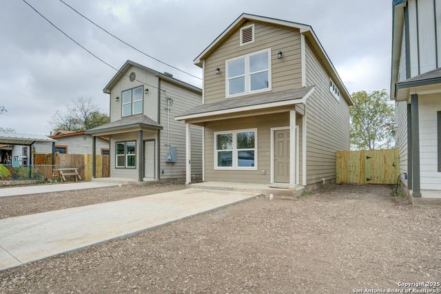 121 Lawton St, San Antonio, TX 78237