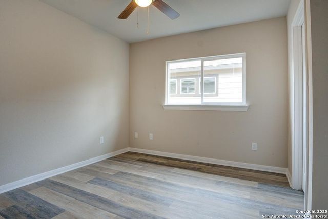 121 Lawton St, San Antonio, TX 78237