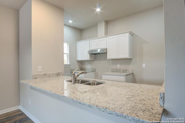 121 Lawton St, San Antonio, TX 78237