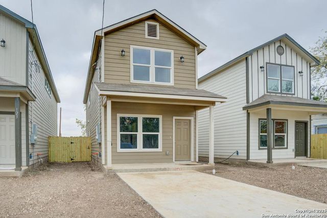 121 Lawton St, San Antonio, TX 78237