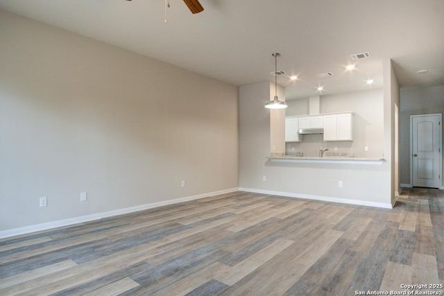 121 Lawton St, San Antonio, TX 78237