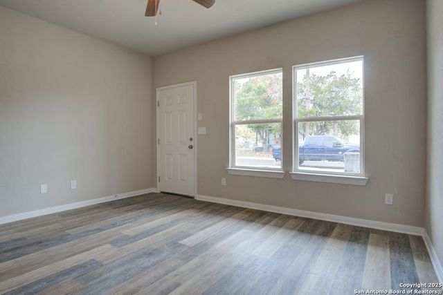 121 Lawton St, San Antonio, TX 78237