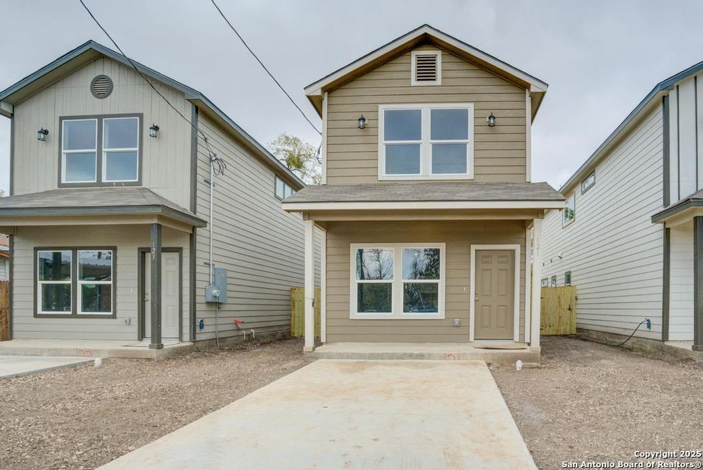 121 Lawton St, San Antonio, TX 78237