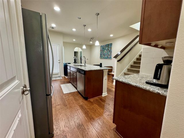 5904 Baythorne DR, Austin, TX 78747