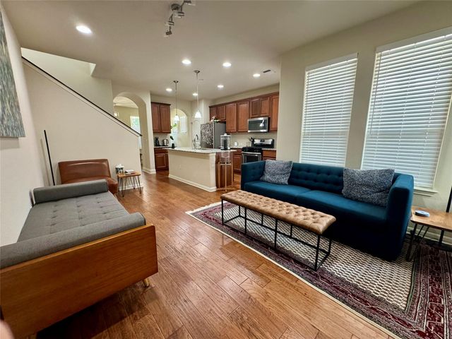 5904 Baythorne DR, Austin, TX 78747