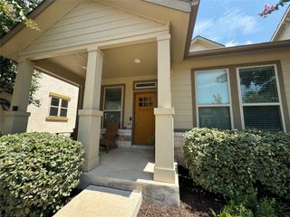 5904 Baythorne DR, Austin, TX 78747