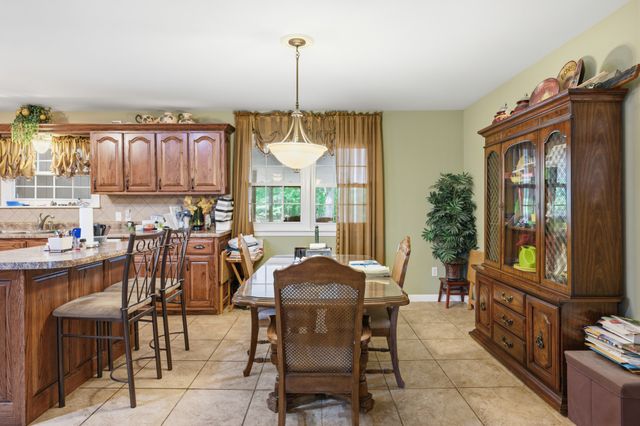 4536 Brooksie Thompson Rd, Decaturville, TN 38329