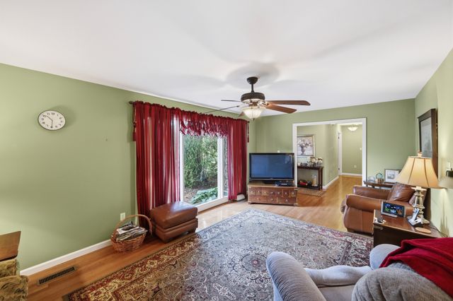 4536 Brooksie Thompson Rd, Decaturville, TN 38329