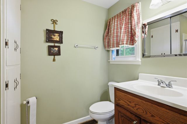 4536 Brooksie Thompson Rd, Decaturville, TN 38329