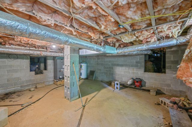 4536 Brooksie Thompson Rd, Decaturville, TN 38329