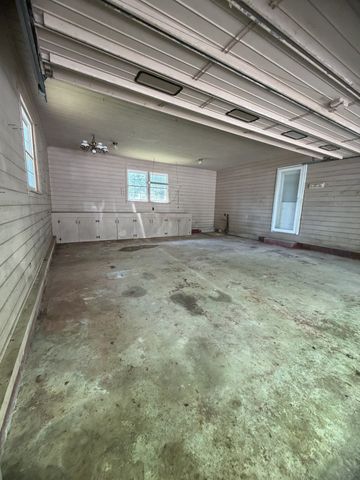 4536 Brooksie Thompson Rd, Decaturville, TN 38329