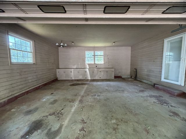 4536 Brooksie Thompson Rd, Decaturville, TN 38329