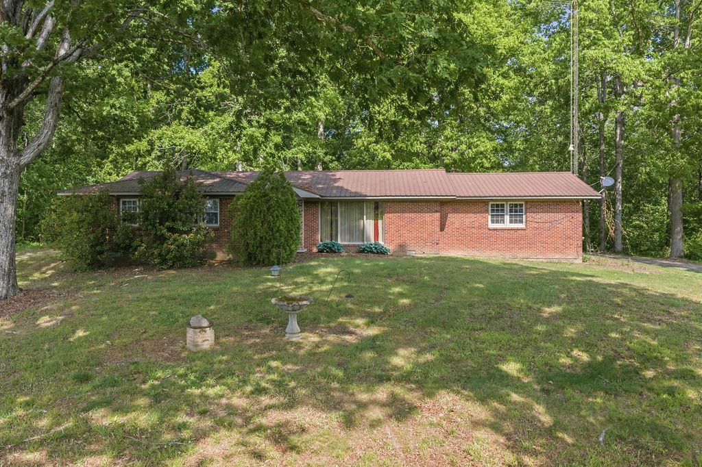 4536 Brooksie Thompson Rd, Decaturville, TN 38329